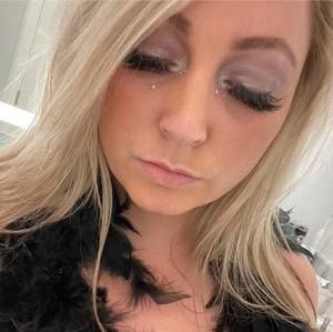 Meet your Posher, Holley